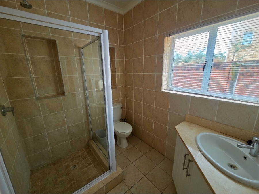 5 Bedroom Property for Sale in Oyster Bay Eastern Cape